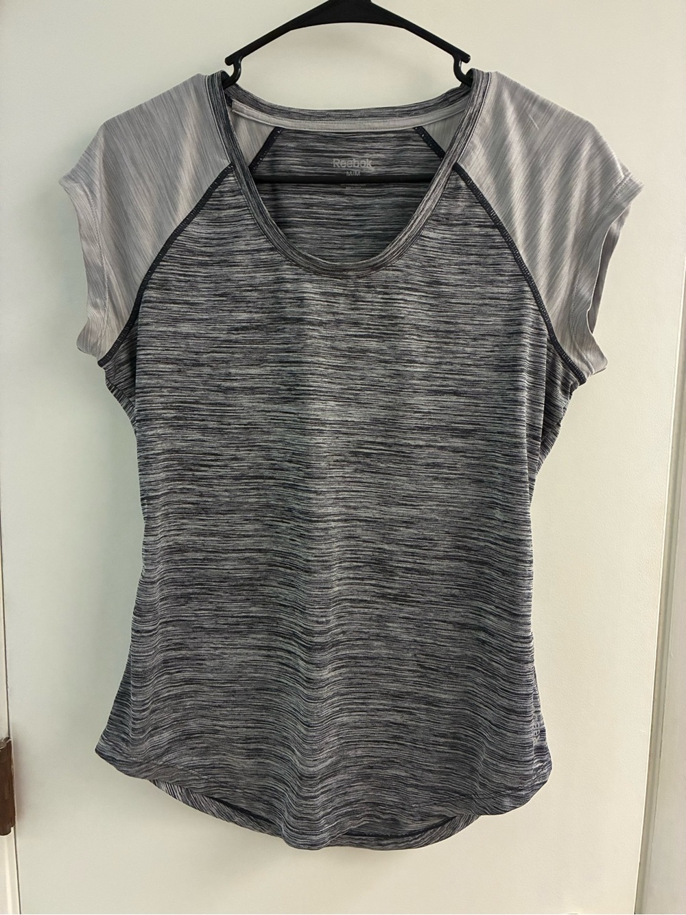 Reebok Women's Heathered Gray Short Sleeve Athletic Tee